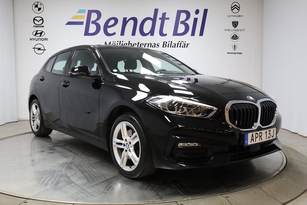 BMW 118 i Sport line Fri Service till Jan 2028 - 11000 Mil