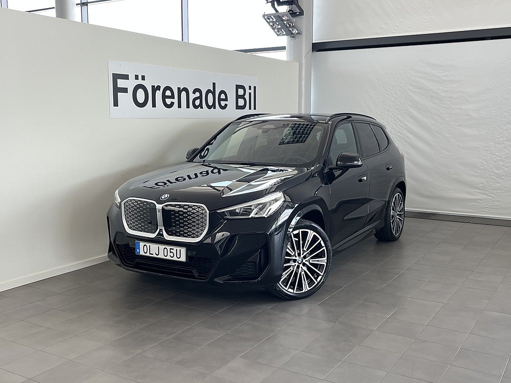 BMW iX1 xDrive30 M Sport Drag H/K Elstol Rattvärme 