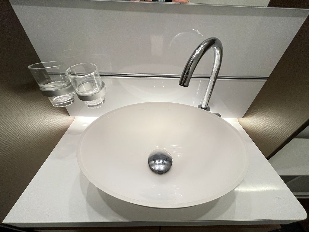 Adria Alpina 663 HT / AC / ALDE / Markis / Frontkök  - Adria