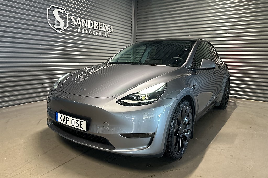 Tesla Model Y Performance AWD 534hk Backkamera Navi Panorama Drag 