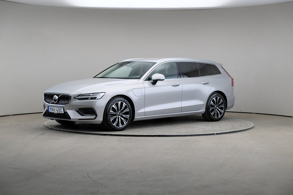 Volvo V60 Recharge T6 399hk AWD Core Edition Aut Läder Drag