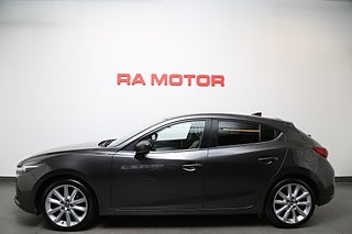 Halvkombi Mazda 3 3 av 26