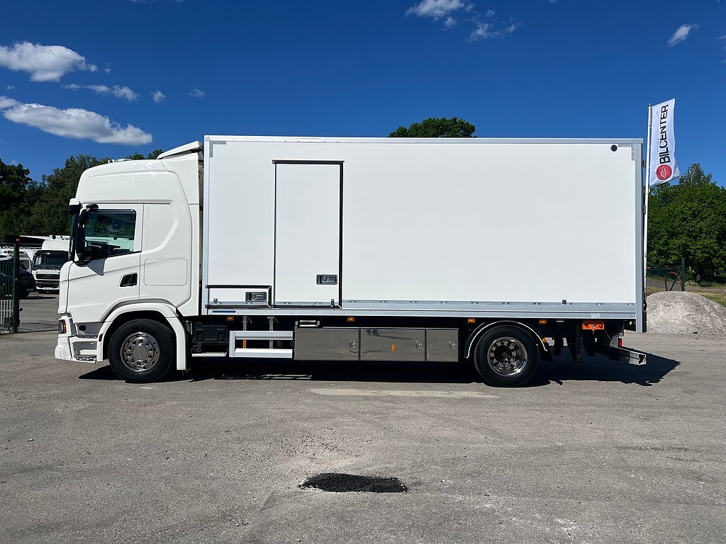 Scania G320 4x2 Maskintransport, Borrigg, Servicebil