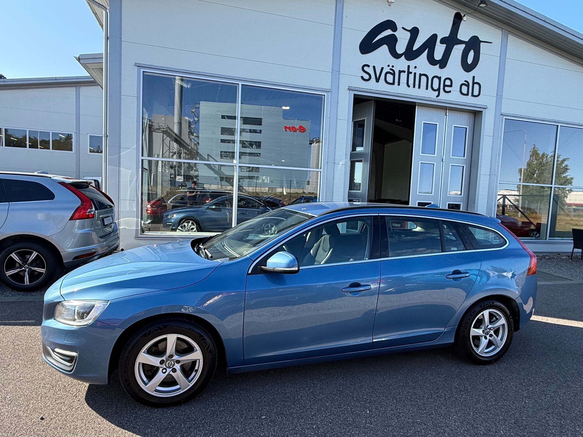 Volvo V60 2015, photo 5/46
