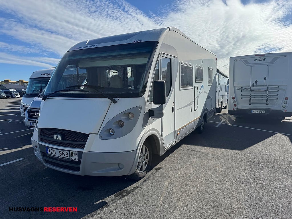 Adria TIK 677 SP