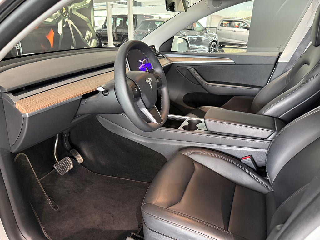 Tesla Model Y Long Range AWD Glastak 514hk - bild 12