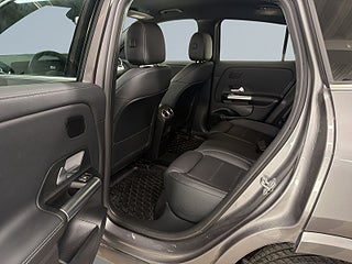 Mercedes-Benz EQA 300 4MATIC AMG Line Advanced Plus S&V/Skinn/Burmester – bild 13
