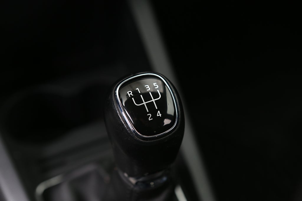 Skoda Fabia 1,2 TSI 90hk Style Kombi Motorvärmare 2016