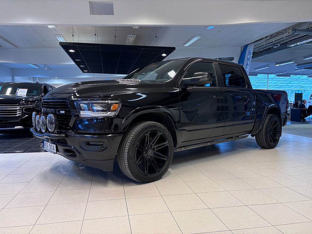 RAM 1500 Laramie Night 5.7 V8 HEMI 4x4 