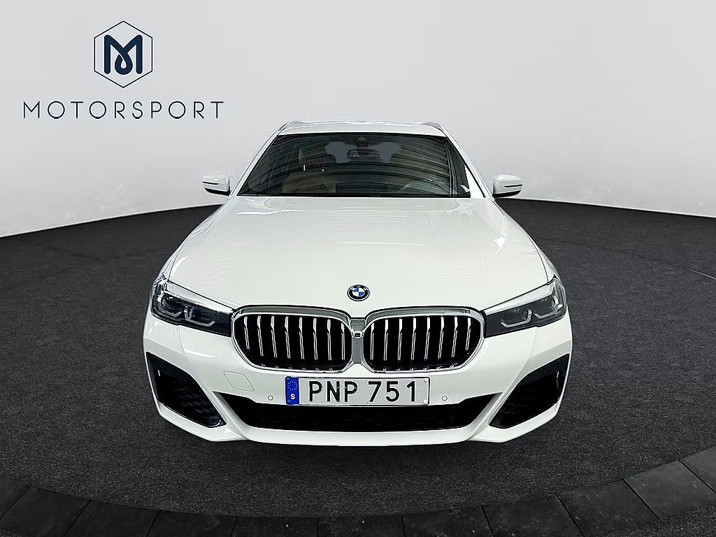 BMW 530e Touring M Sport Ambient Drag Helskinn Navi Kamera bild 3