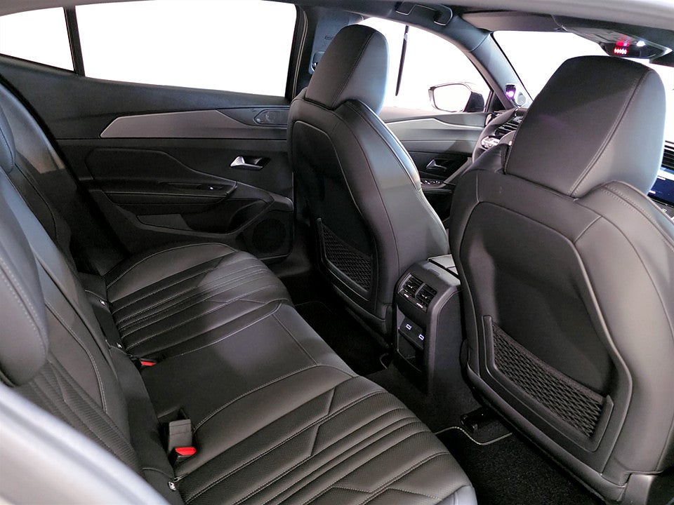 Bild på Peugeot 408 Edition Exclusive Hybrid Aut - OMGÅENDE LEVERANS!