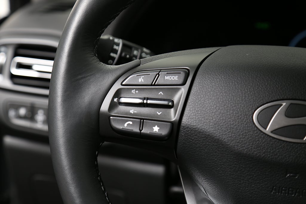 Hyundai i30 1,0 T-GDi MHEV Essential Kombi Aut Navi Kamera 2025