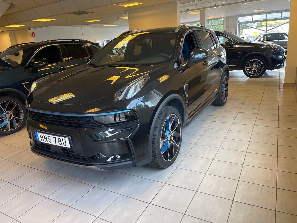 Lynk & Co 01 PHEV DCT / Pano/Navi/ 360 kamera / ny skick / 