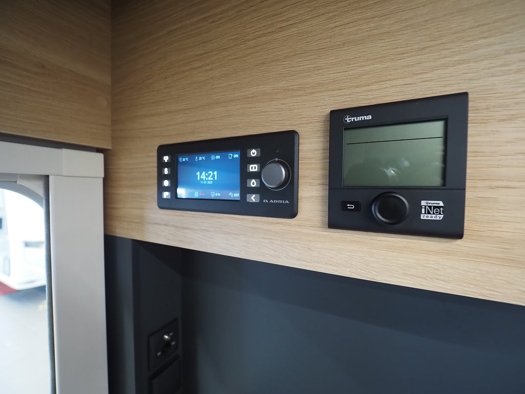 Adria Matrix Axess 670 SL 3500kg I Markis I Cykelställ