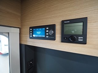Husbil-halvintegrerad Adria Matrix 670 SL 23 av 23