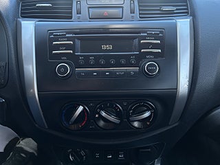 Nissan Navara Dubbelhytt 2.3 dCi 4WD Kåpa/Motorvärmare/Ledramp – bild 11
