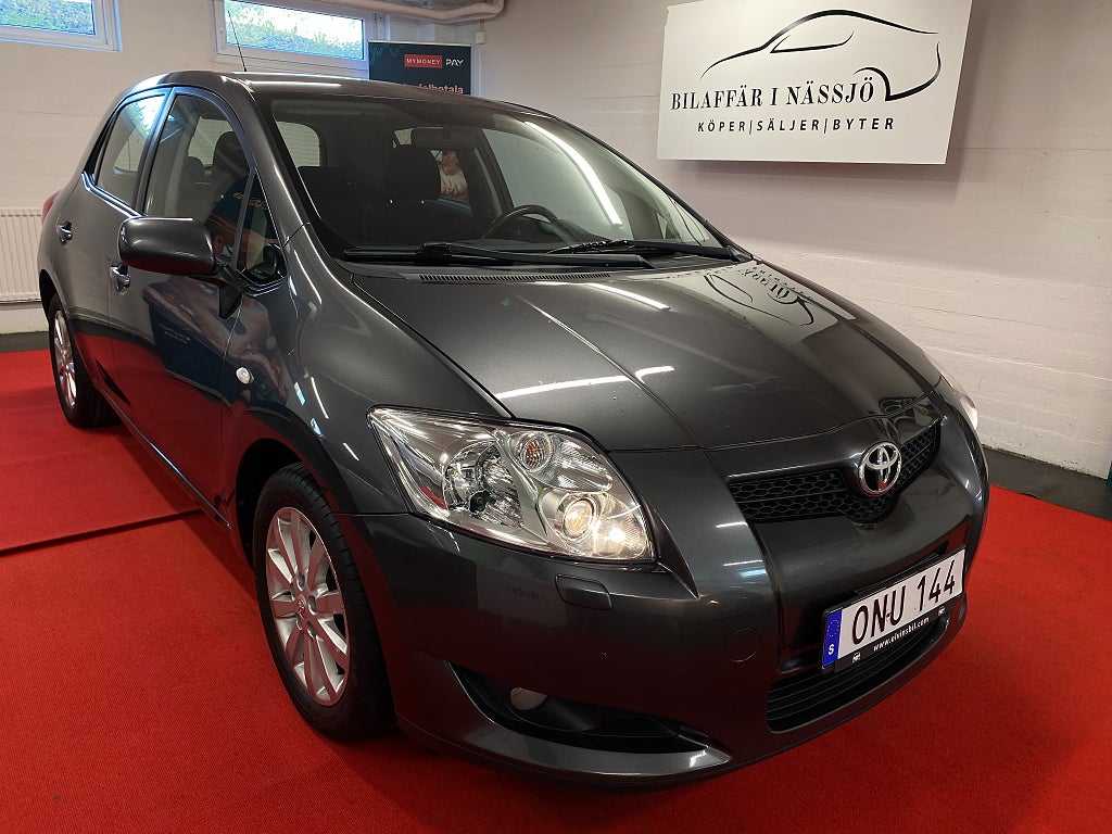 Toyota Auris  5-dörrar 1.6 Dual VVT-i Ny besik Servad