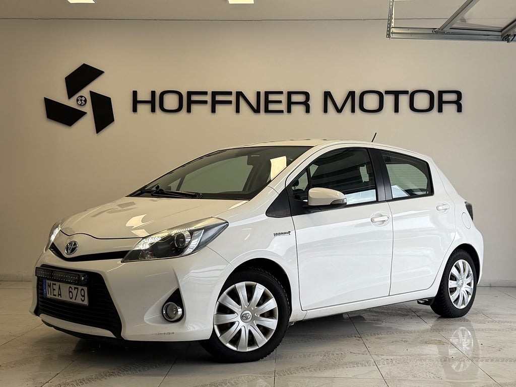 Toyota Yaris Hybrid e-CVT Active Kamera Bluetooth GPS M-Värmare