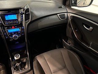 Hyundai i30 5-dörrar 1.6 Premium Mvärm Psens Rattvärme SoV