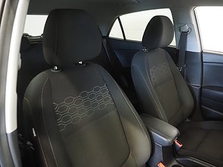 Halvkombi Kia Rio 11 av 21