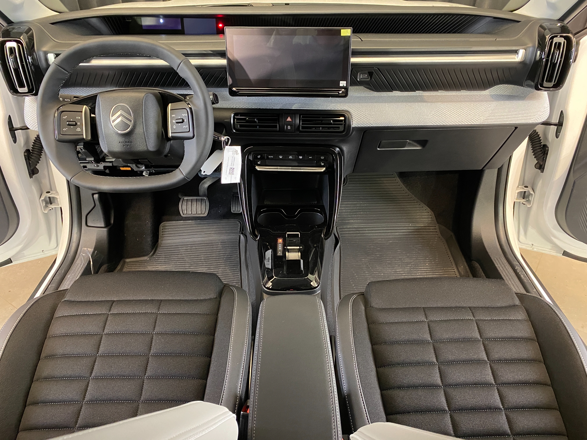 Citroen C3 Aircross PLUS HYBRID AUT 2026, bild 6/90