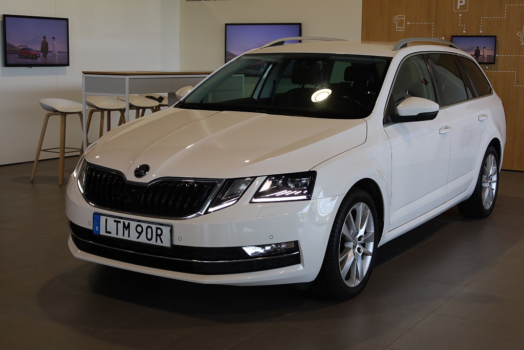 Skoda Octavia Kombi 1.5 TSI 150hk Style | Kamera | Värmare | Drag | 2020