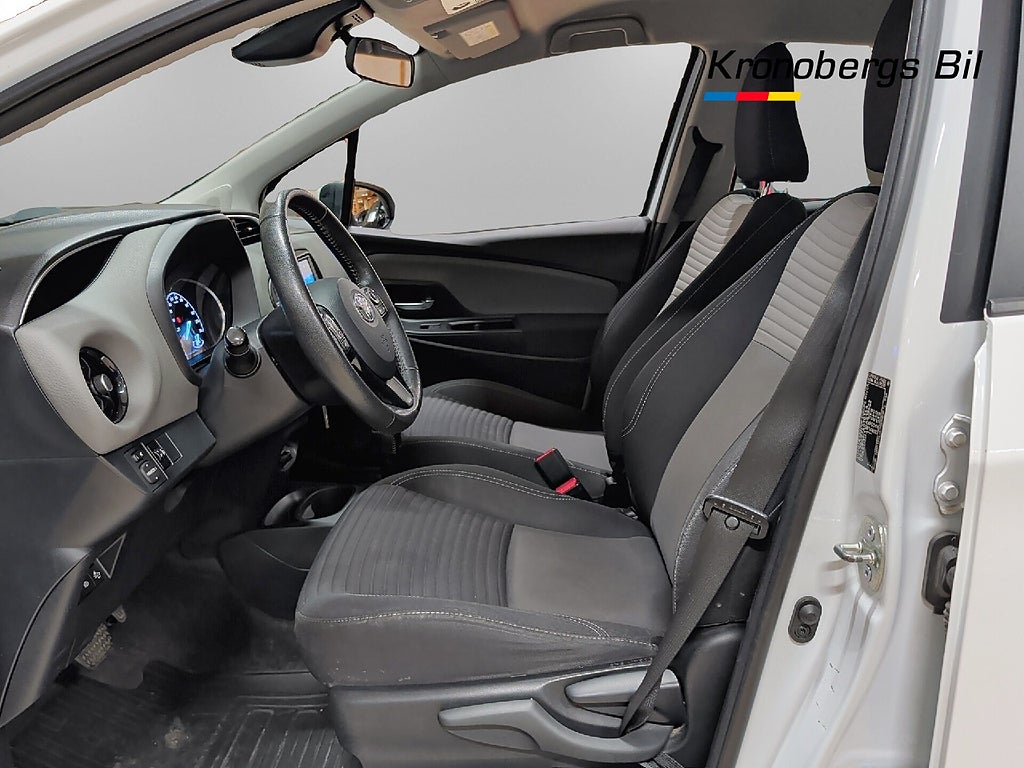 Toyota Yaris Hybrid Active 101 hk Automat  – bild 8