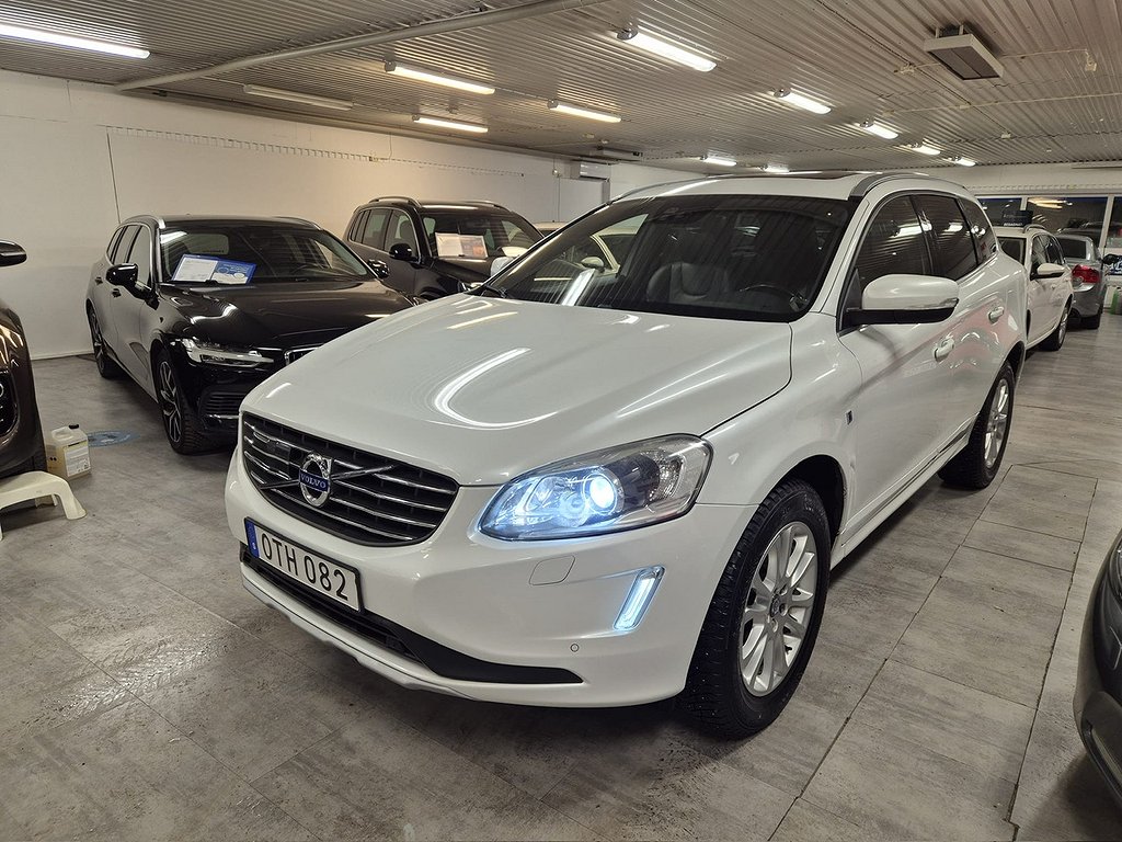 Volvo XC60 D4 AWD Ocean Race Drag Blis Panoramatak