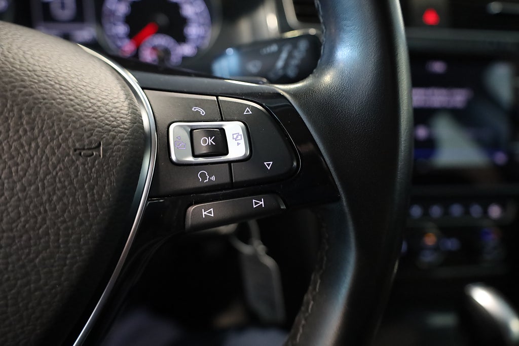 Volkswagen Golf 5-dörrar 1.0 TSI AUT CarPlay PDC Pluspaket 2018