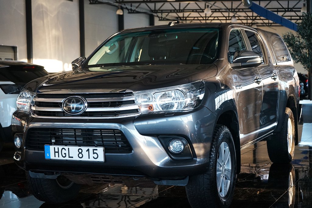 Toyota Hilux Dubbelhytt 2.4 AWD Invincible Drag Kamera Navi 