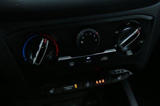 Halvkombi Hyundai i20 18 av 21