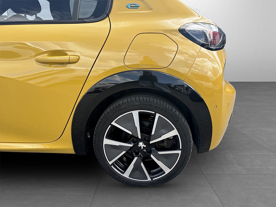 Bild på Peugeot E-208 GT Pack 50kWh 136hk Aut B-KAMERA CARPLAY