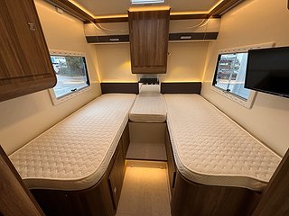 Husbil-halvintegrerad Ci Magis 86 XT 10 av 20