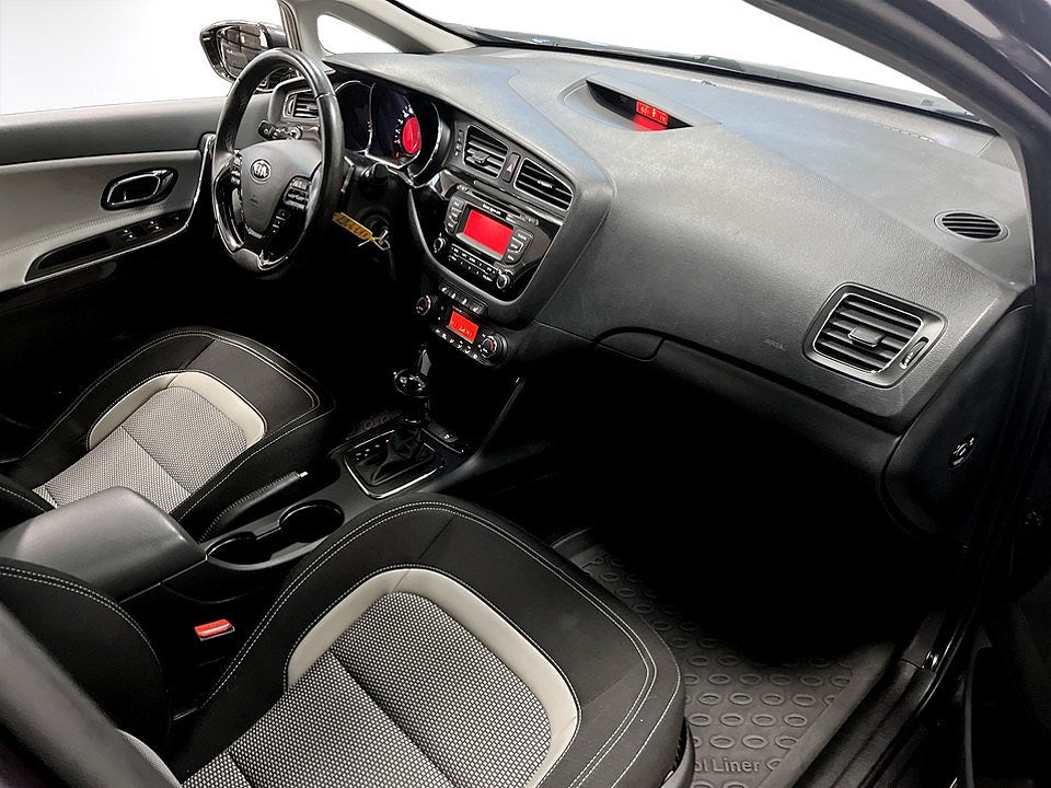 Bild på Kia Ceed SW Comfort 1.6 CRDi 128hk Aut - DRAG, PANO