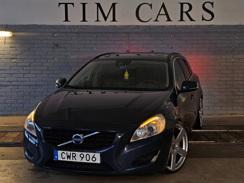 Volvo V60 D4 Momentum Euro 5 R design 20 Tums 