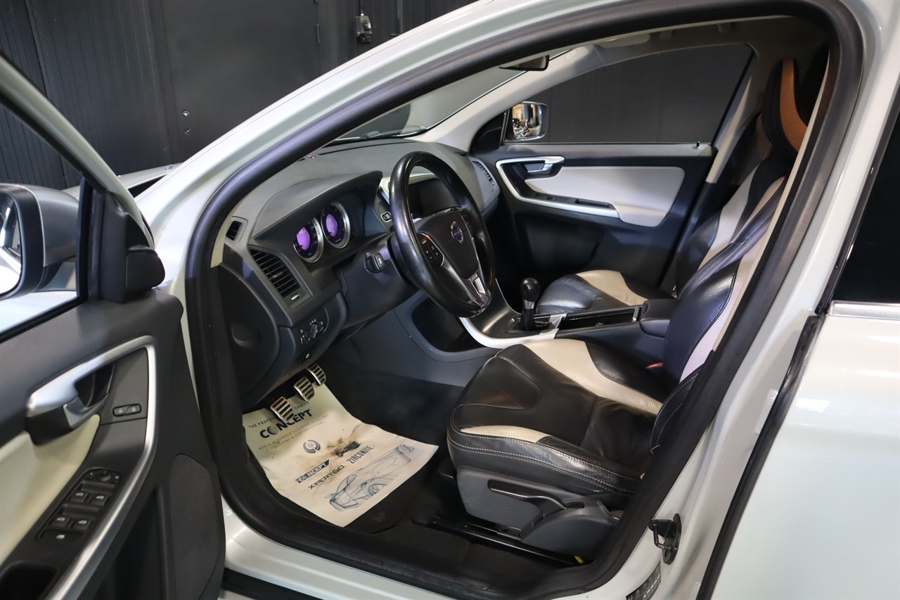 Volvo XC60 D3 (163hk) R-Design 2011, kuva 7/55