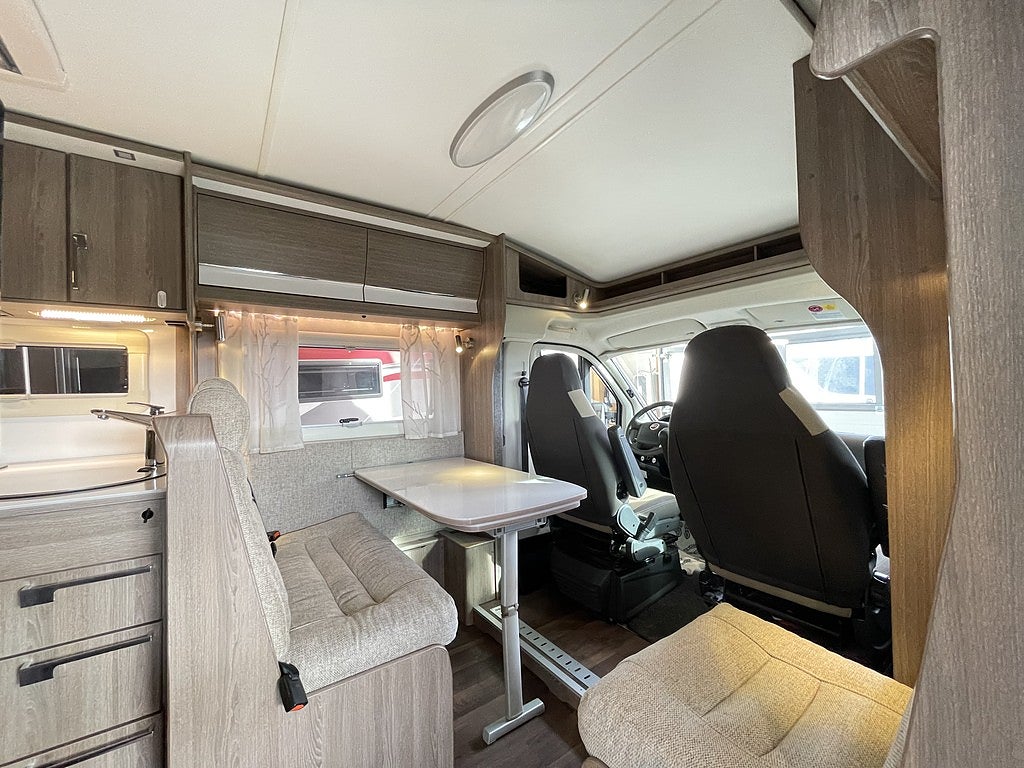 Kabe TMC 740 LGB /ALDE/B-körkort/Solcell/Långbäddar/Garage/Backkamera - Kabe