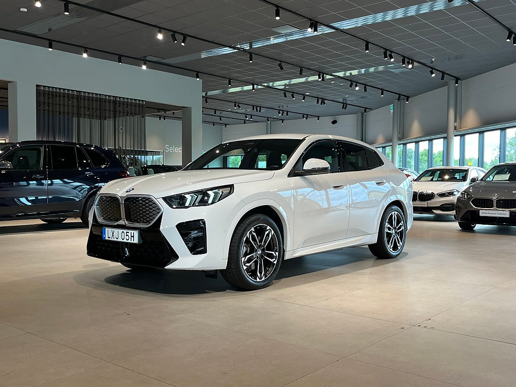 BMW iX2 xDrive30 M Sport D/A Plus Rattvärme Drag