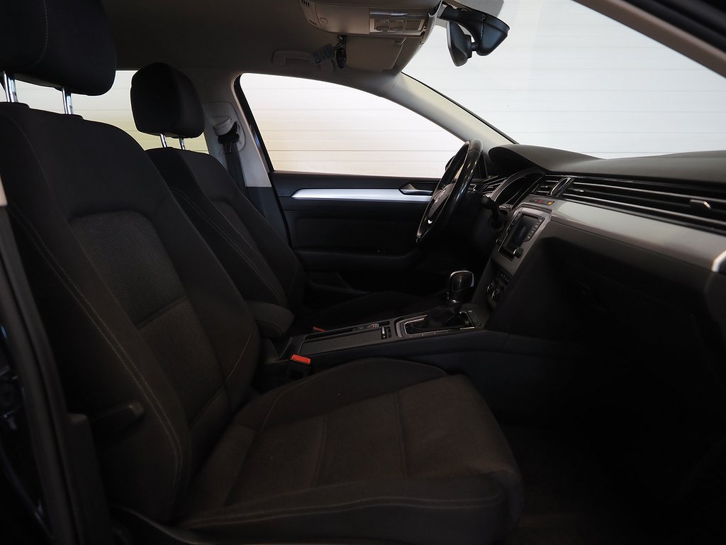 Volkswagen Passat Sportscombi 2.0 TDI Drag D-Värm Kamera 2015