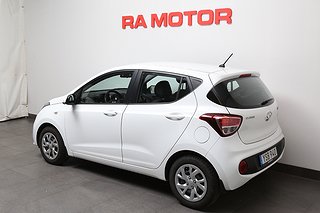 Halvkombi Hyundai i10 4 av 15