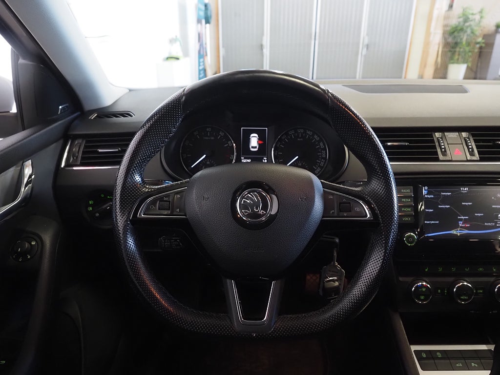 Skoda Octavia Kombi 1.4 TSI 150hk Premium Värmare Drag B-Kam 2017