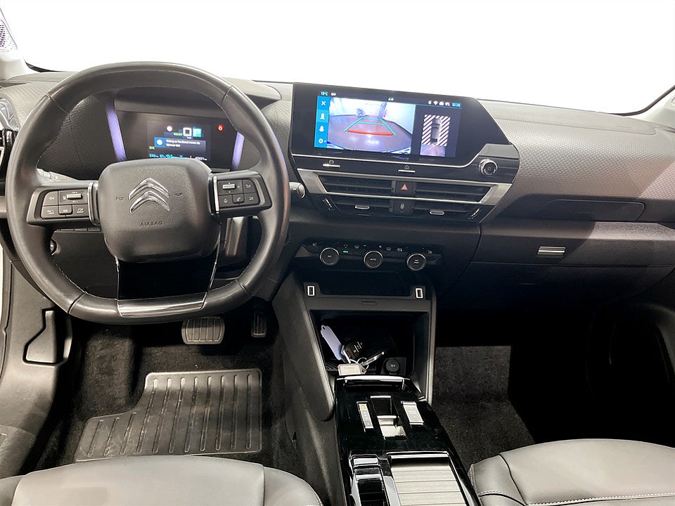 Bild på Citroën e-C4 X Shine Exclusive 136hk Aut B-KAMERA CARPLAY PANO