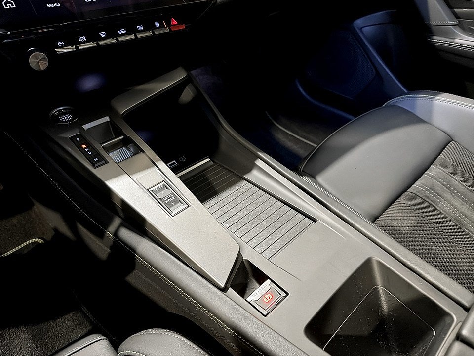 Bild på Peugeot 408 GT 1.2 PT 130hk Aut - B-KAMERA, EL-BAKLUCKA