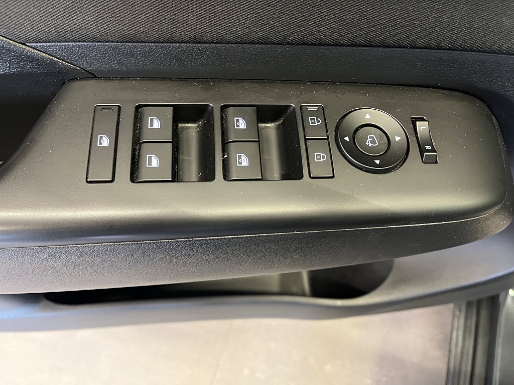 Hyundai Kona Hybrid 1.6 141hk AUT /S+V/Värmare/LED-Ramp/Fullservad thumbnail