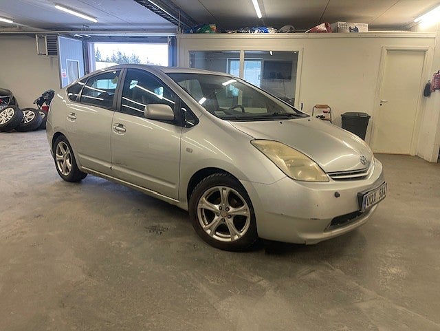 Toyota Prius 1.5 VVT-i + 3CM CVT Euro 4