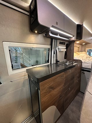 Husbil-halvintegrerad Robeta Adonis 190HK AUT 15 av 43