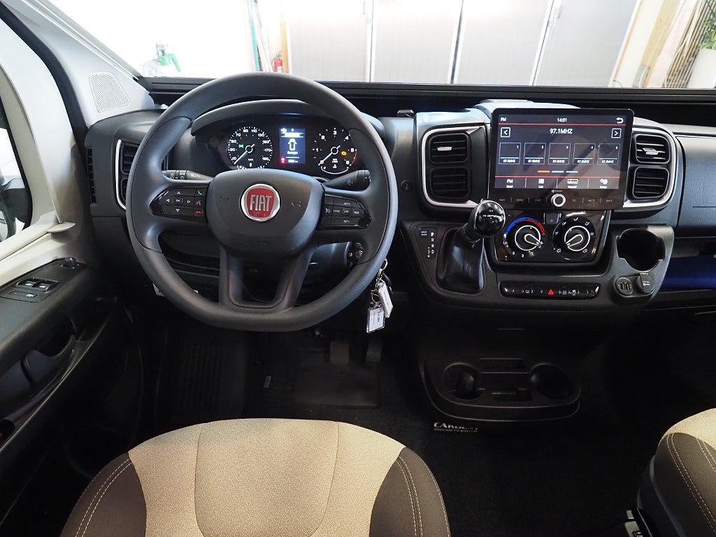 Pössl Summit 640 Långbädd Backkamera Markis Plåtis 2023