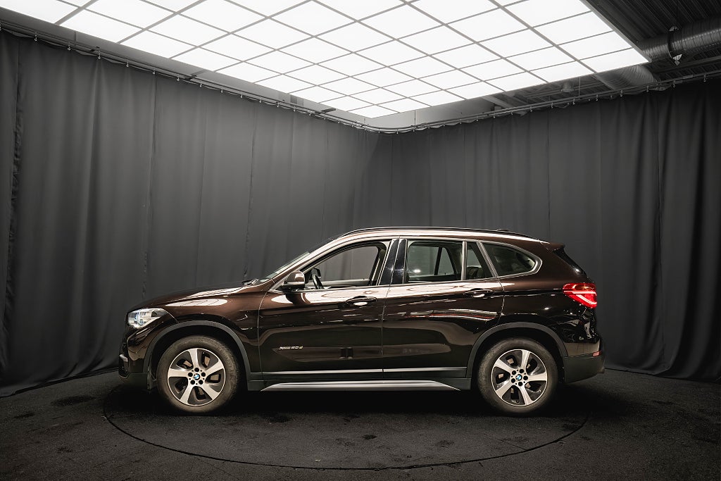 BMW X1 xDrive20d PANORAMA LÄDER DRAG KAMERA HUD 1-ÄGARE