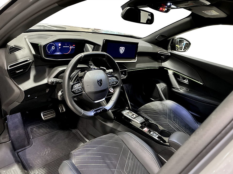 Bild på Peugeot 2008 GT 1.2 PT 130hk Aut B-KAMERA CARPLAY