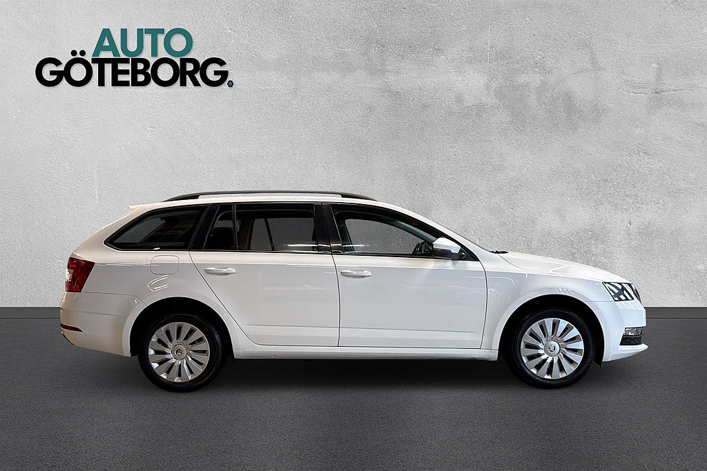Skoda Octavia Kombi 1.6 TDI SCR 3-Ägare Automat Bluetooth